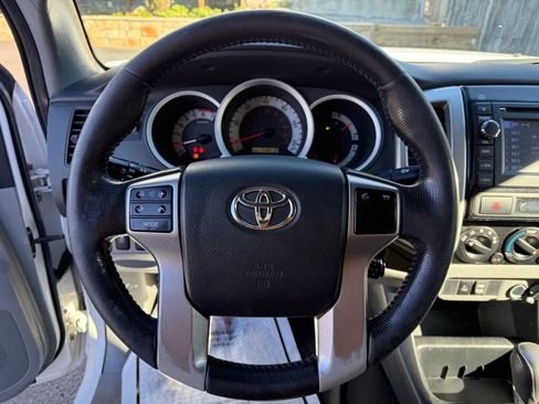Used 2013 Toyota Tacoma 4x4 Double Cab image 24