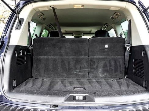 Used 2023 Nissan Armada SL w/ Captain's Chairs Package image 30