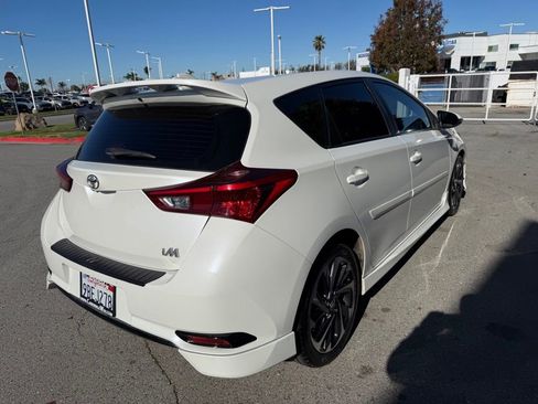 Used 2017 Toyota Corolla iM image 6