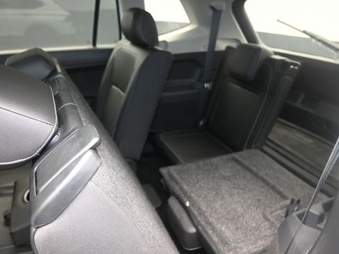 Used 2022 Volkswagen Tiguan SE image 22