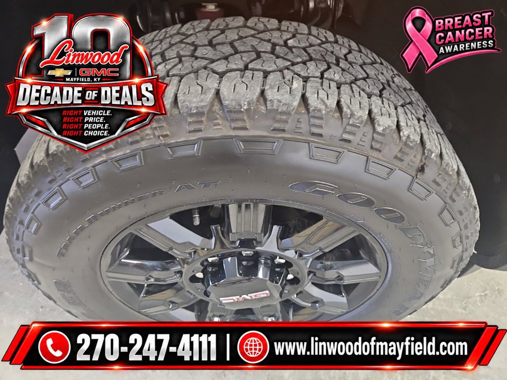 Used 2025 GMC Sierra 2500 AT4 w/ AT4 Premium Plus Package AWD/4WD image 9