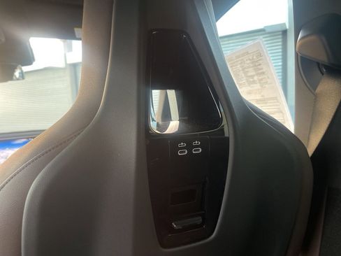 Used 2023 BMW iX xDrive50 image 18