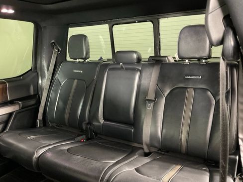 Used 2017 Ford F150 Platinum w/ Equipment Group 701A Luxury AWD/4WD image 16