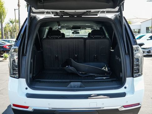 New 2026 Chevrolet Suburban LT w/ Comfort Package AWD/4WD image 25
