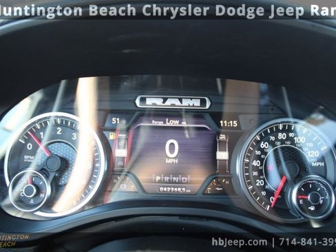 Used 2024 RAM 1500 Laramie image 17