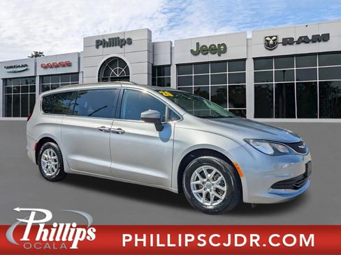 Certified 2020 Chrysler Voyager Lxi FWD image 1