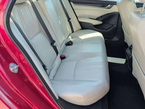 Used 2018 Honda Accord Touring image 19
