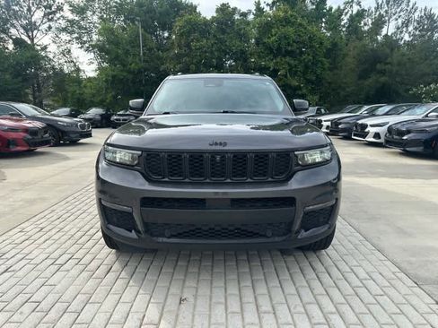 Used 2022 Jeep Grand Cherokee L Limited w/ Luxury Tech Group II AWD/4WD image 3