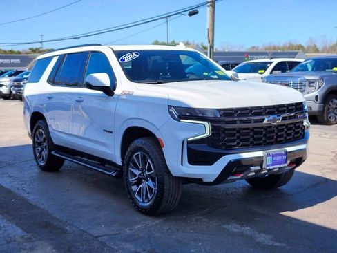 Used 2024 Chevrolet Tahoe Z71 w/ Luxury Package AWD/4WD image 7