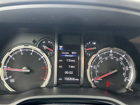 Used 2021 Toyota 4Runner TRD Off-Road Premium w/ Moonroof Package AWD/4WD image 24