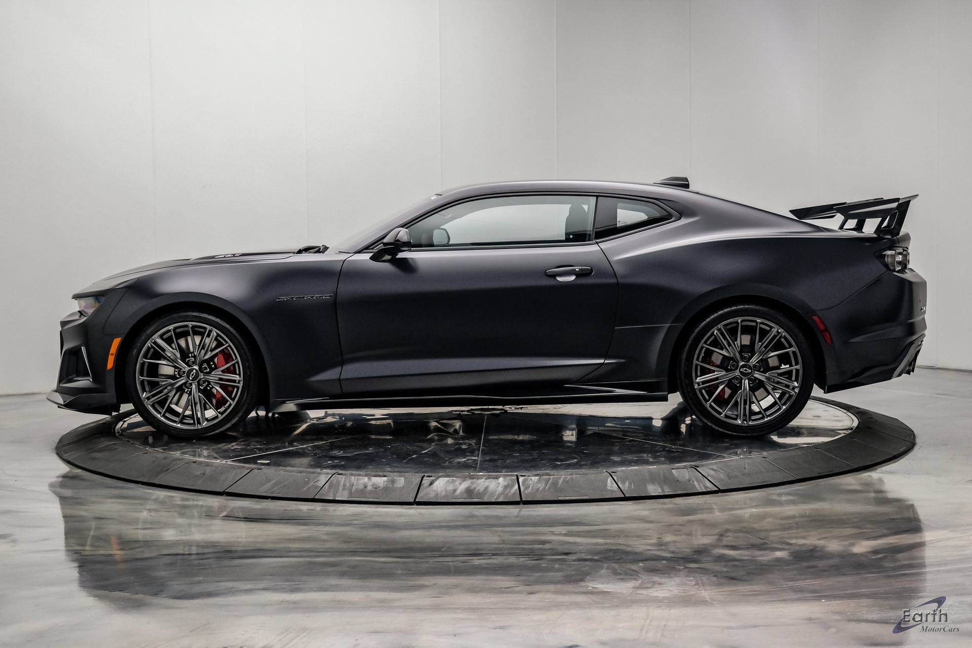 Used 2024 Chevrolet Camaro ZL1 RWD image 8