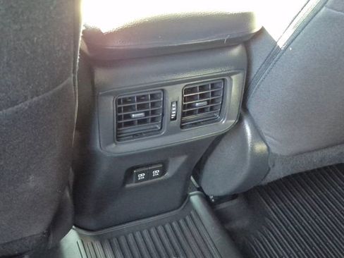 Used 2021 Toyota RAV4 XLE w/ Carpet Mat Package (TMS) AWD/4WD image 16