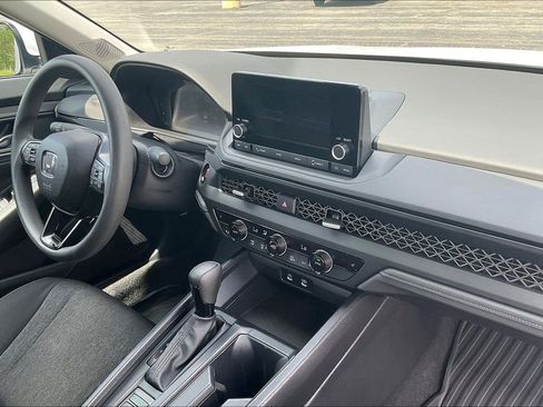 Certified 2024 Honda Accord EX image 28