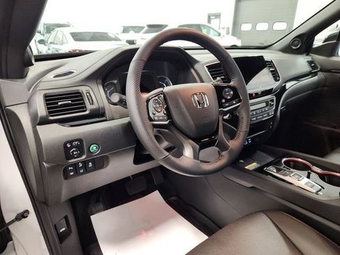 Used 2025 Honda Passport Black Edition image 12