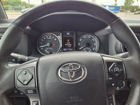 Used 2022 Toyota Tacoma TRD Off-Road AWD/4WD image 22