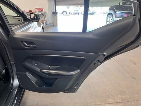 Used 2024 Nissan Altima 2.5 SV image 15