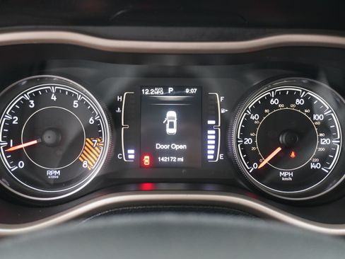 Used 2014 Jeep Cherokee Latitude FWD image 14