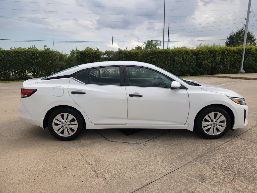 Certified 2025 Nissan Sentra S FWD image 4
