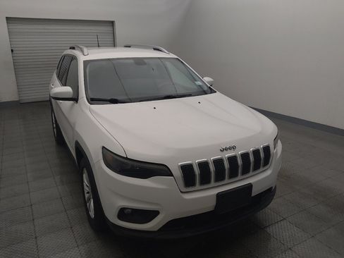 Used 2019 Jeep Cherokee Latitude w/ Popular Appearance Group FWD image 14