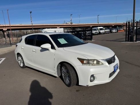 Used 2013 Lexus CT 200h w/ Premium Pkg w/Navigation image 6