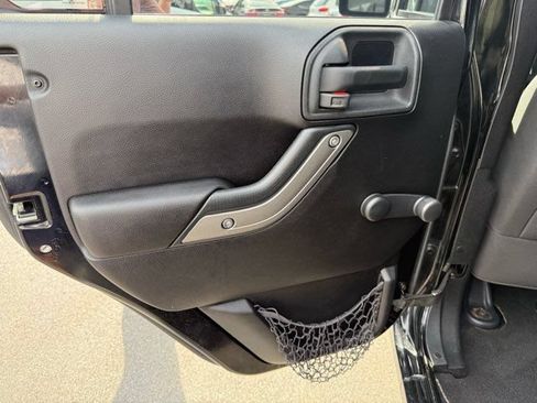 Used 2015 Jeep Wrangler Unlimited Sport w/ Connectivity Group AWD/4WD image 15