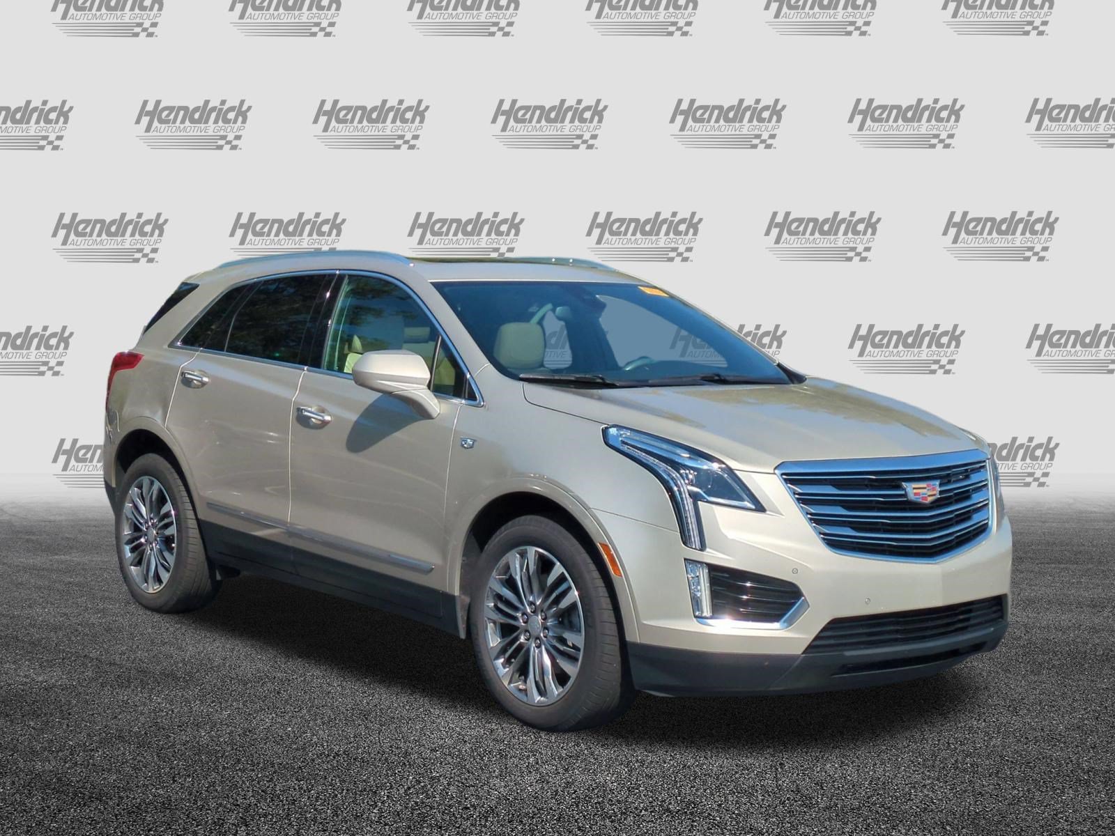 Used 2017 Cadillac XT5 Premium Luxury FWD image 2