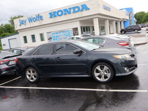 Used 2014 Toyota Camry SE FWD image 4