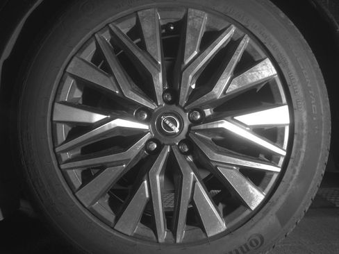 Used 2025 Nissan Altima 2.5 SV FWD image 14