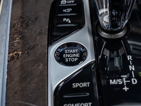 Used 2022 BMW X5 xDrive40i w/ Executive Package image 18