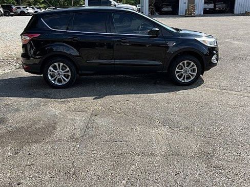 Used 2017 Ford Escape SE AWD/4WD image 8