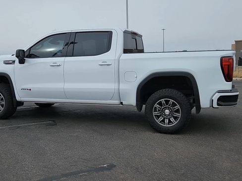 Used 2024 GMC Sierra 1500 AT4 w/ AT4 Preferred Package AWD/4WD image 2