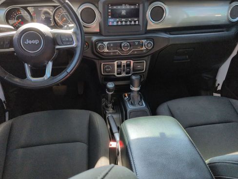 Certified 2018 Jeep Wrangler Unlimited Sahara AWD/4WD image 15