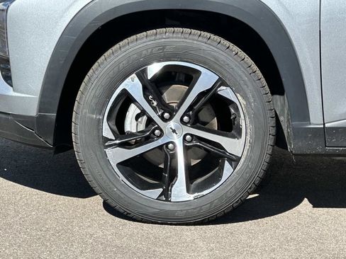 Used 2024 Chevrolet Trax RS w/ Driver Confidence Package FWD image 11