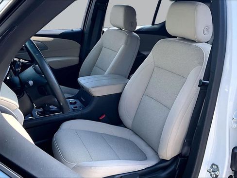 Used 2024 Chevrolet Traverse LS w/ Safety Package FWD image 8