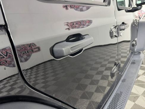 Used 2018 Jeep Wrangler Unlimited Sport S image 31