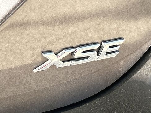 Used 2023 Toyota Camry XSE FWD image 8