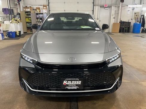 New 2026 Toyota Crown Platinum image 2