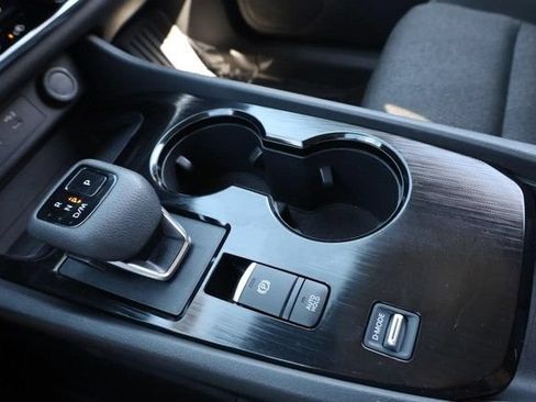 Certified 2025 Nissan Rogue SV FWD image 15
