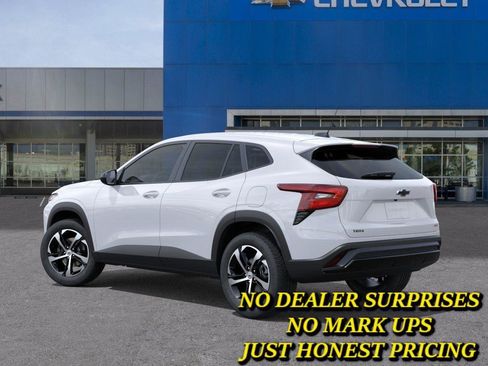 New 2026 Chevrolet Trax RS FWD image 3
