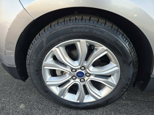 Used 2020 Ford Edge Titanium FWD image 13