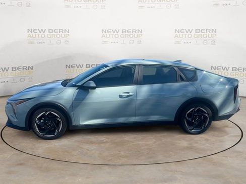 Used 2025 Kia K4 EX image 2