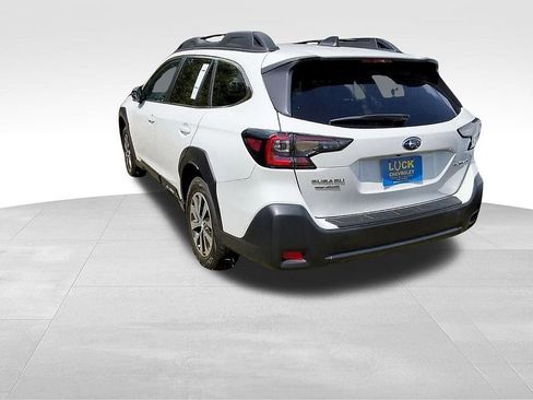 Used 2024 Subaru Outback Premium AWD/4WD image 10