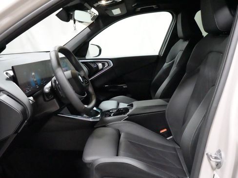 Used 2026 BMW X3 xDrive30 w/ Premium Package image 2