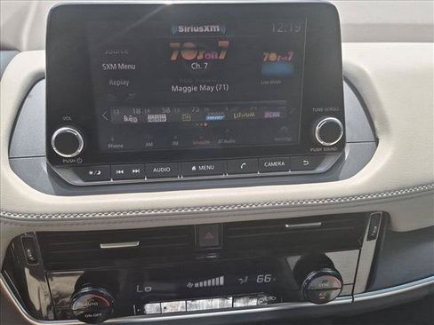 Certified 2021 Nissan Rogue SV FWD image 14