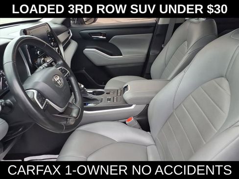 Used 2022 Toyota Highlander XLE AWD/4WD image 14