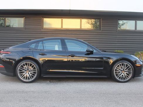 Certified 2025 Porsche Panamera image 8