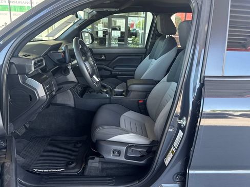 Used 2025 Toyota Tacoma TRD Off-Road AWD/4WD image 10