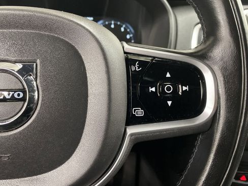Used 2020 Volvo XC90 T6 Momentum w/ Protection Package image 23