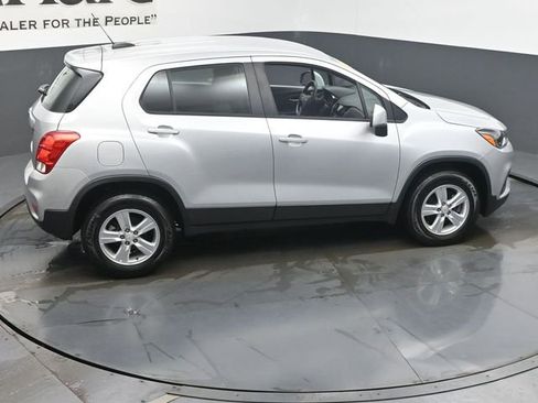 Used 2018 Chevrolet Trax LS image 39