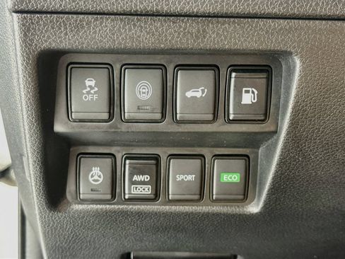 Used 2018 Nissan Rogue SL AWD/4WD image 11